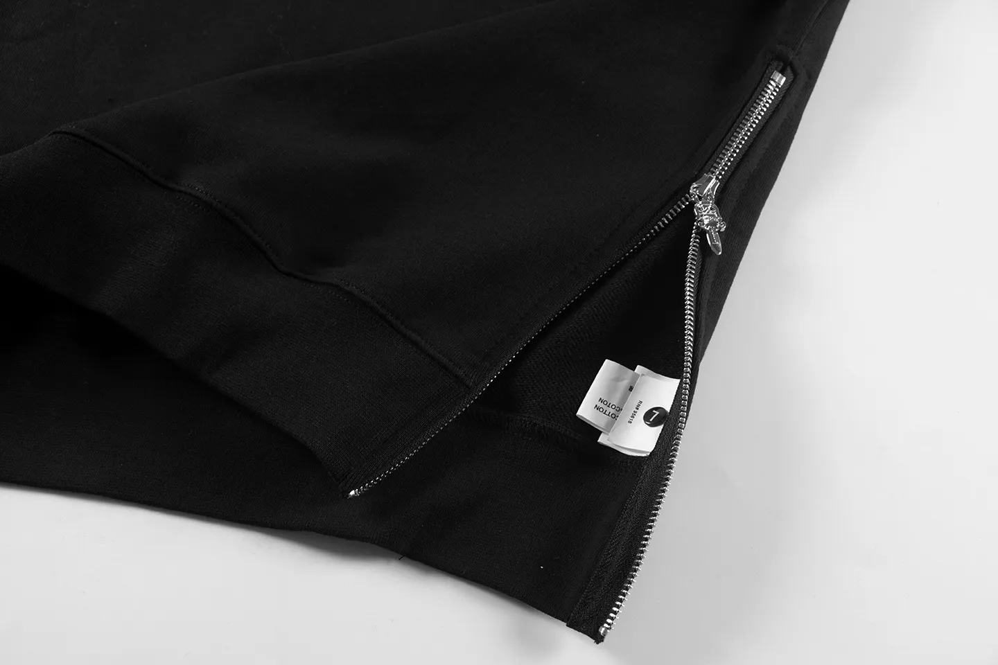 P270 Chrome Hearts Chrome Hearts zipper classic horseshoe print sweatshirt Size: SMLXL Color: Black